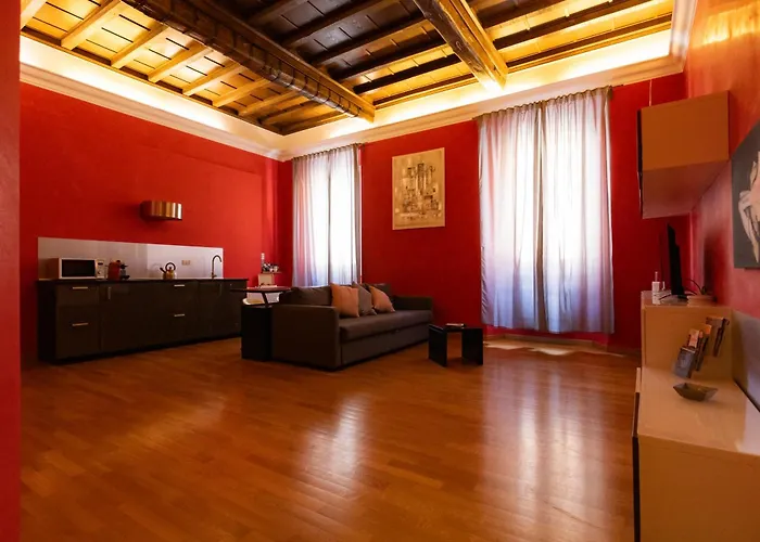 Barberini Apt close to Fontana di Trevi